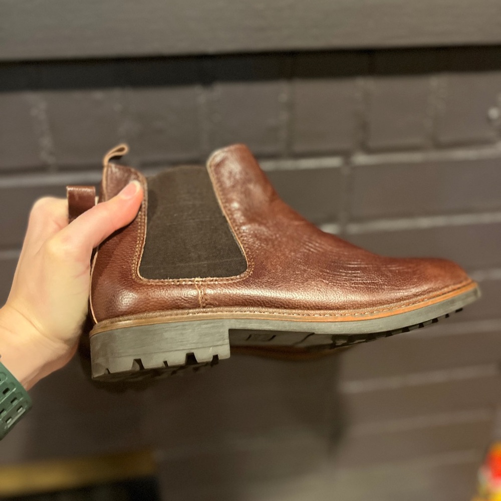 Vince Camuto Boys Size 5.5 Vince Camuto Brown Chelsea Boots, new, leather boots